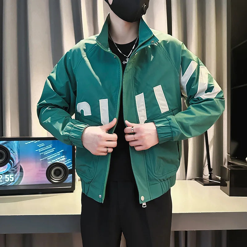 Men’s Green Streetwear Windbreaker Jacket – Retro Zip-Up Lightweight Coat with Graphic Sleeve Design